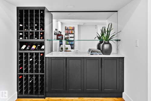 100 Wolf Willow Crescent, Edmonton, AB - Indoor Photo Showing Other Room