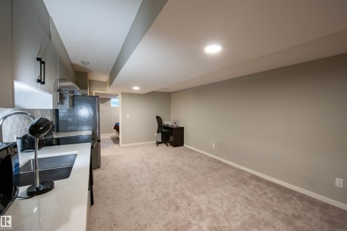 1527 16 Avenue, Edmonton, AB - Indoor