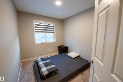 1527 16 Avenue, Edmonton, AB - Indoor Photo Showing Bedroom