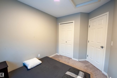 1527 16 Avenue, Edmonton, AB - Indoor Photo Showing Other Room