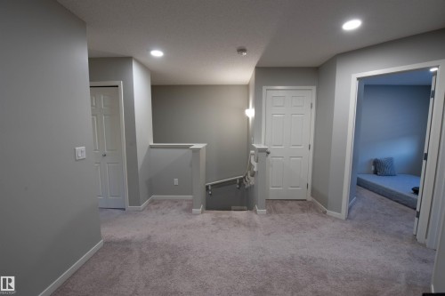 1527 16 Avenue, Edmonton, AB - Indoor Photo Showing Other Room