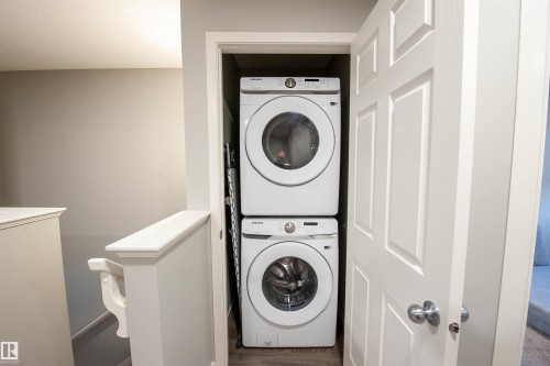 1527 16 Avenue, Edmonton, AB - Indoor Photo Showing Laundry Room