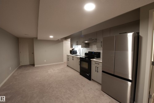 1527 16 Avenue, Edmonton, AB - Indoor