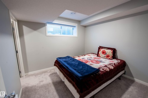 1527 16 Avenue, Edmonton, AB - Indoor Photo Showing Bedroom