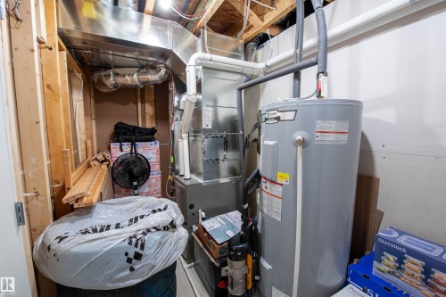 1527 16 Avenue, Edmonton, AB - Indoor Photo Showing Basement
