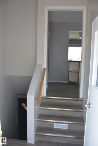 5506 56 Street, Barrhead, AB - Indoor Photo Showing Other Room