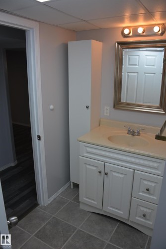 5506 56 Street, Barrhead, AB - Indoor Photo Showing Bathroom
