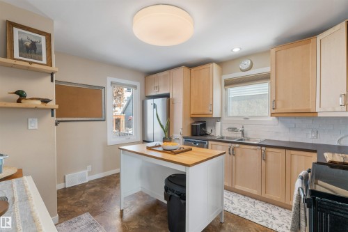 4917 54 Avenue, Stony Plain, AB 