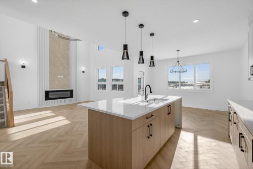 168 Caledon Crescent, Spruce Grove, AB - Indoor Photo Showing Kitchen With Upgraded Kitchen