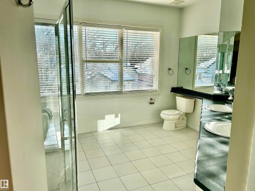 213 10939 82 Avenue, Edmonton, AB - Indoor Photo Showing Bathroom