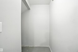 View of walk in closet - 