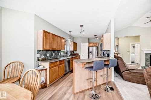 576 Glenwright Crescent, Edmonton, AB - Indoor