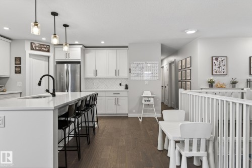 25 Stirling Road, Edmonton, AB - Indoor Photo Showing Kitchen With Upgraded Kitchen