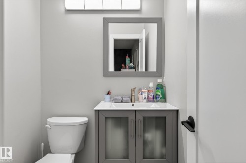 25 Stirling Road, Edmonton, AB - Indoor Photo Showing Bathroom