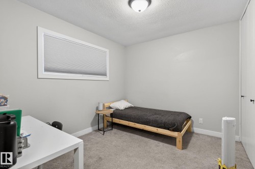 25 Stirling Road, Edmonton, AB - Indoor Photo Showing Bedroom