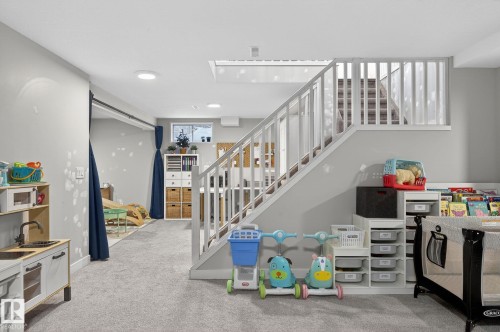 25 Stirling Road, Edmonton, AB - Indoor Photo Showing Other Room