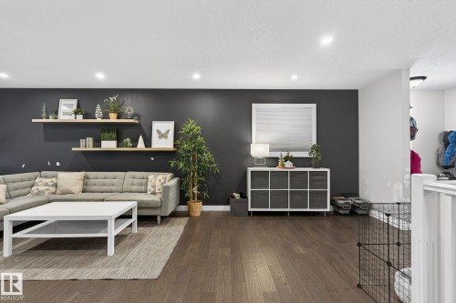 25 Stirling Road, Edmonton, AB - Indoor