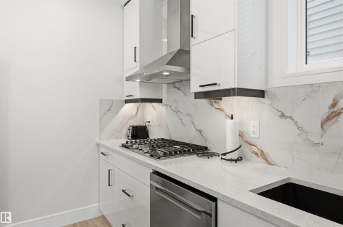 10909 151 Street, Edmonton, AB - Indoor Photo Showing Kitchen