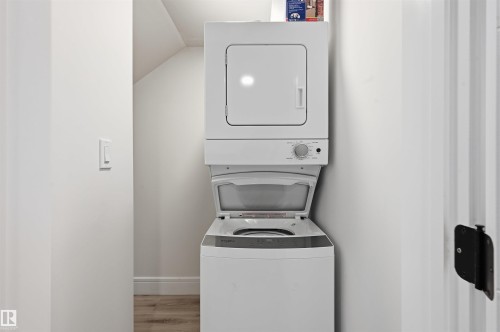 10909 151 Street, Edmonton, AB - Indoor Photo Showing Laundry Room