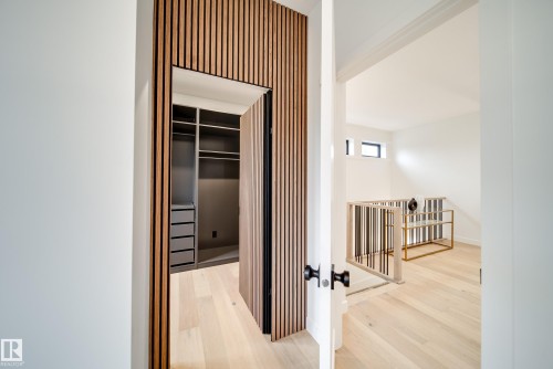 40A Valleyview Crescent, Edmonton, AB - Indoor Photo Showing Other Room