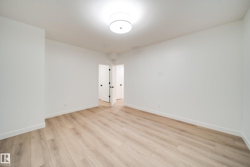 40A Valleyview Crescent, Edmonton, AB - Indoor Photo Showing Other Room
