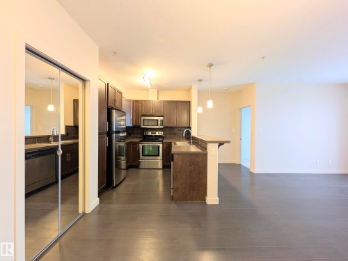 435 308 Ambleside Link Link, Edmonton, AB - Indoor Photo Showing Kitchen