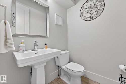 4001 Triomphe Boulevard, Beaumont, AB - Indoor Photo Showing Bathroom