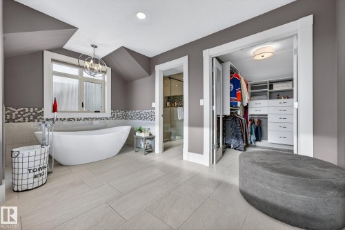 4001 Triomphe Boulevard, Beaumont, AB - Indoor Photo Showing Bathroom