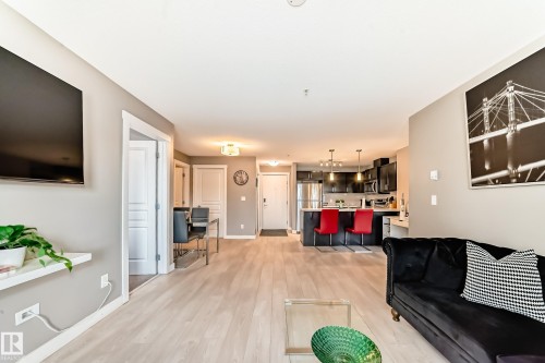 217 3670 139 Avenue, Edmonton, AB - Indoor Photo Showing Living Room