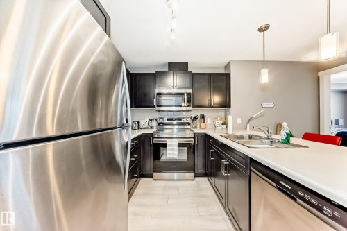 217 3670 139 Avenue, Edmonton, AB - Indoor Photo Showing Kitchen With Double Sink With Upgraded Kitchen