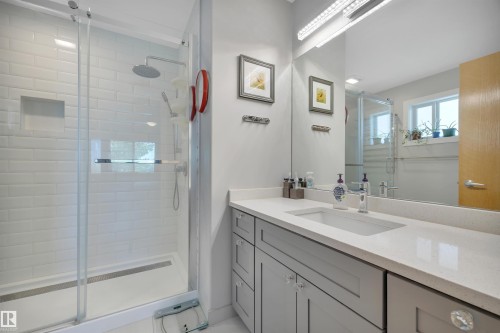 309 Byrne Crest, Edmonton, AB - Indoor Photo Showing Bathroom