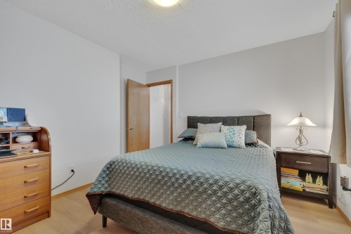 309 Byrne Crest, Edmonton, AB - Indoor Photo Showing Bedroom