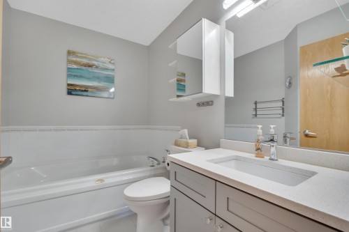 309 Byrne Crest, Edmonton, AB - Indoor Photo Showing Bathroom