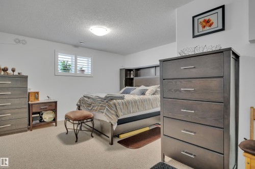 309 Byrne Crest, Edmonton, AB - Indoor Photo Showing Bedroom