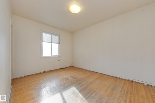 10907 67 Avenue, Edmonton, AB - Indoor Photo Showing Other Room
