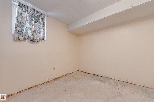 10907 67 Avenue, Edmonton, AB - Indoor Photo Showing Other Room