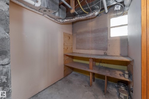 10907 67 Avenue, Edmonton, AB - Indoor