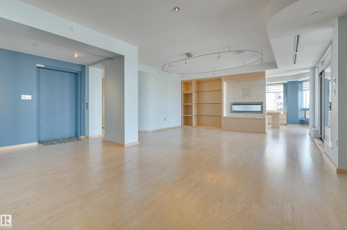 901 10035 Saskatchewan Drive, Edmonton, AB - Indoor