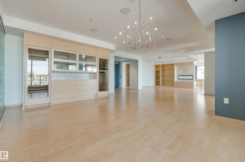 901 10035 Saskatchewan Drive, Edmonton, AB - Indoor