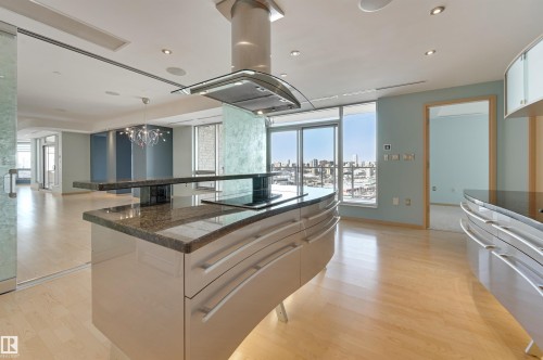 901 10035 Saskatchewan Drive, Edmonton, AB - Indoor