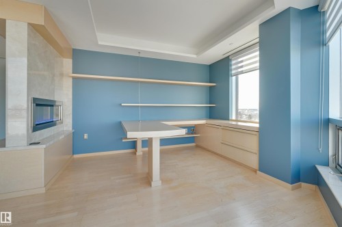 901 10035 Saskatchewan Drive, Edmonton, AB - Indoor