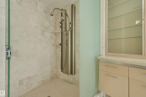 901 10035 Saskatchewan Drive, Edmonton, AB - Indoor Photo Showing Bathroom