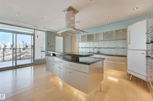 901 10035 Saskatchewan Drive, Edmonton, AB - Indoor Photo Showing Kitchen