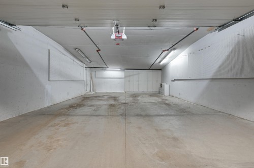 901 10035 Saskatchewan Drive, Edmonton, AB - Indoor Photo Showing Garage