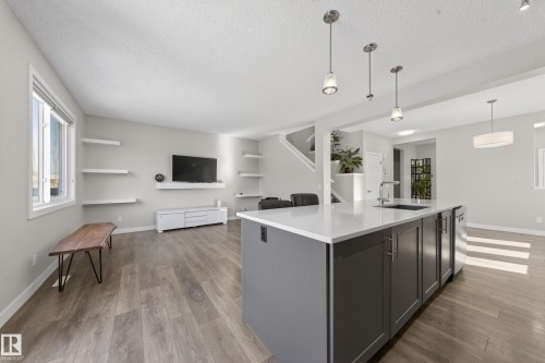 1234 Daniels Crescent, Edmonton, AB - Indoor Photo Showing Kitchen