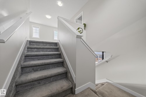 1234 Daniels Crescent, Edmonton, AB - Indoor Photo Showing Other Room