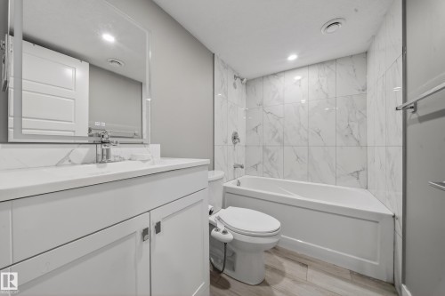 1234 Daniels Crescent, Edmonton, AB - Indoor Photo Showing Bathroom