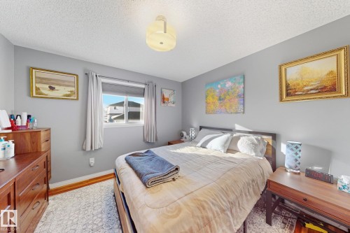 4515 149 Avenue, Edmonton, AB - Indoor Photo Showing Bedroom