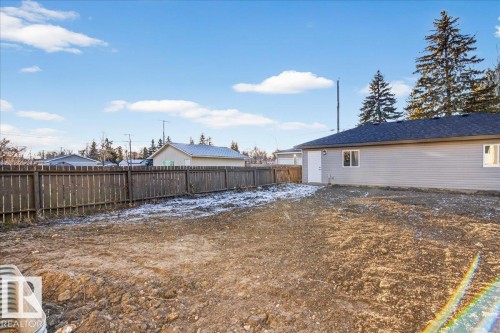 View of fenced backyard - 10506 162 Street, Edmonton, AB - Outdoor
