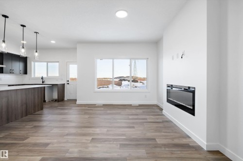 19304 29 Avenue, Edmonton, AB - Indoor Photo Showing Kitchen With Upgraded Kitchen
